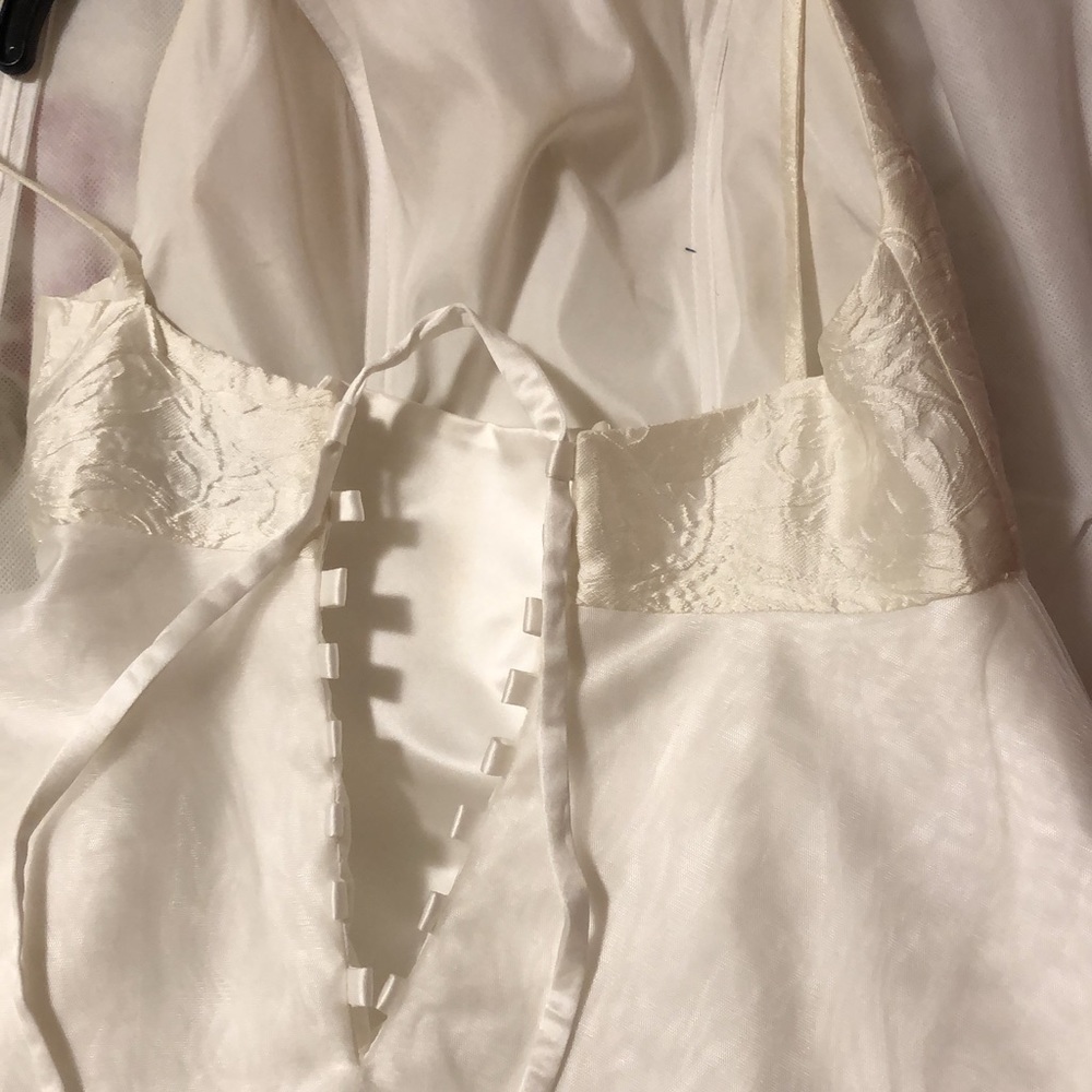 Wedding/Grad Dress - Picture 2 of 4